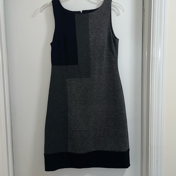 WHITE HOUSE BLACK MARKET Geometric Sheath Great Condition. Dress - Size 0 - Picture 1 of 5